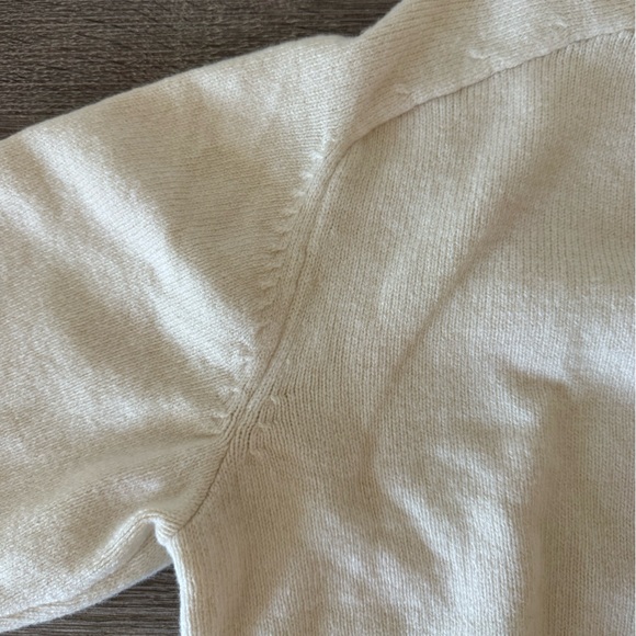 Size xs banana republic perfectly soft crew neck sweater in “transition cream” - Picture 3 of 4